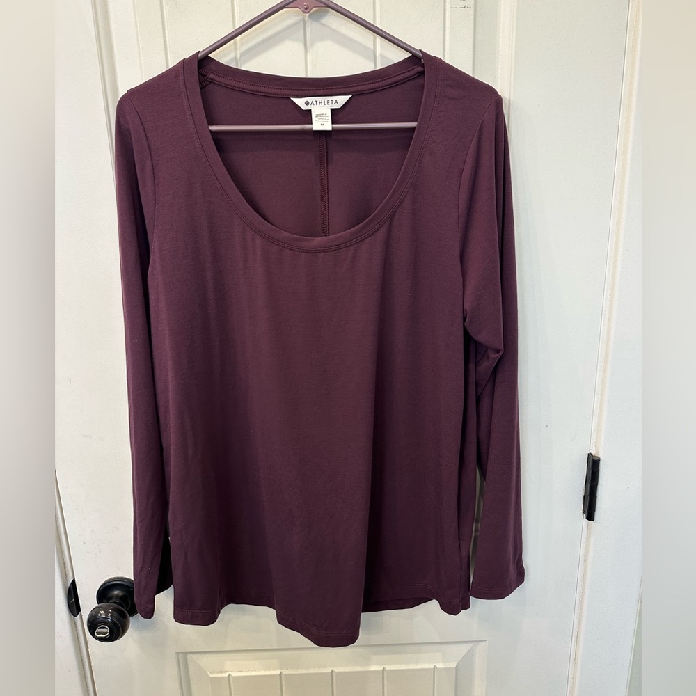 Athleta Stratus II Top M | Burgundy Spiced Cabernet Long Sleeve Scoop Neck